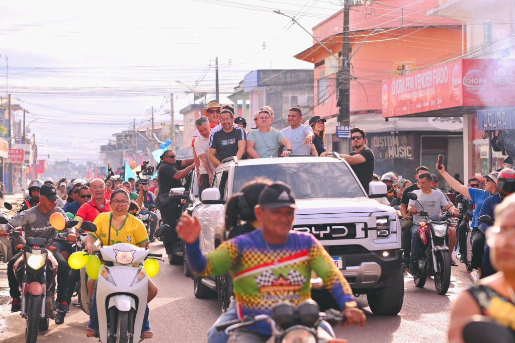WhatsApp-Image-2026-05-02-at-08.22.08-1024x682 David Almeida reúne multidão em Itacoatiara e reforça vínculo com o interior do Amazonas