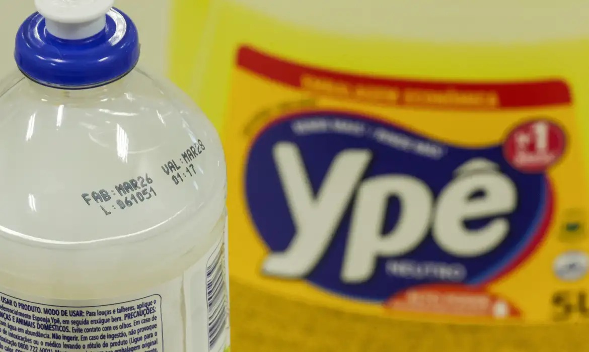 Alerta: Anvisa mantém proibição de produtos Ypê com risco à saúd