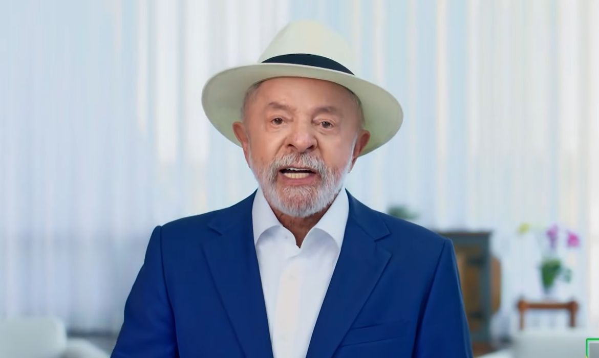 Lula comenta caso Flávio Bolsonaro e Vorcaro e afirma: “É de polícia”