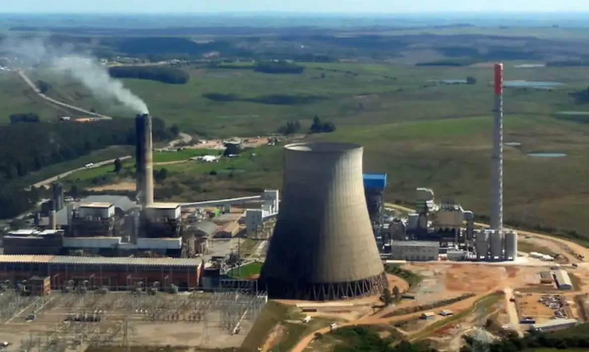 Contradição energética: Brasil reduz projetos, mas amplia uso do carvão