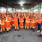 Prefeito de Manaus destaca importância dos garis na limpeza urbana