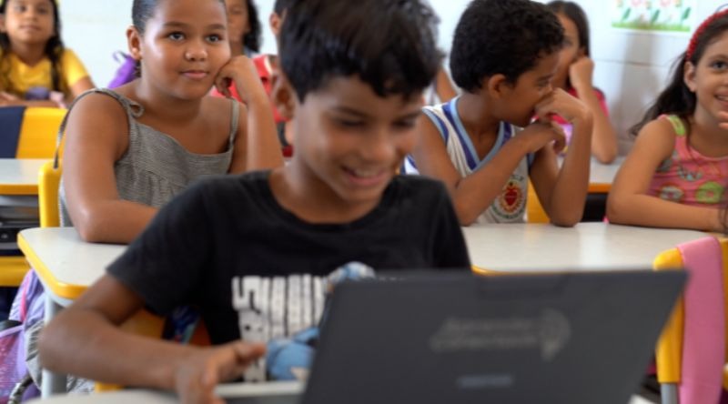 Internet gratuita chega a milhares de escolas públicas brasileiras
