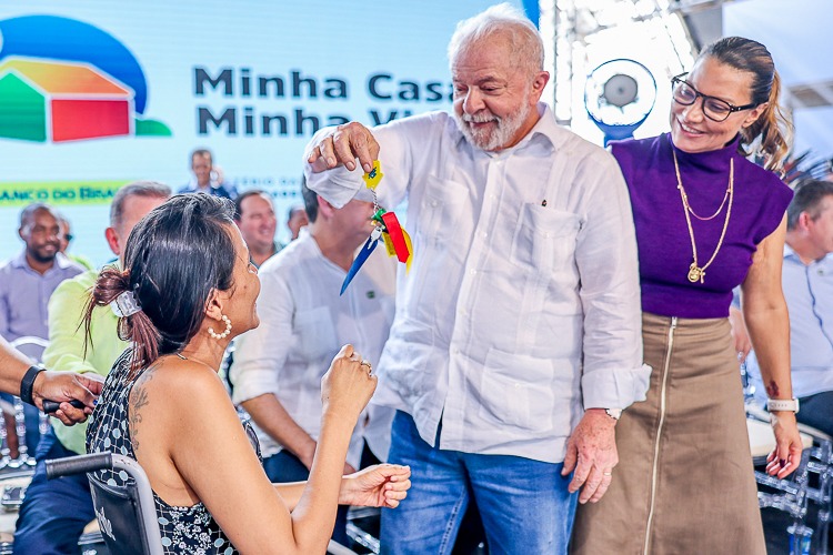 Lula visita Manaus e reforça investimentos em habitação e economia