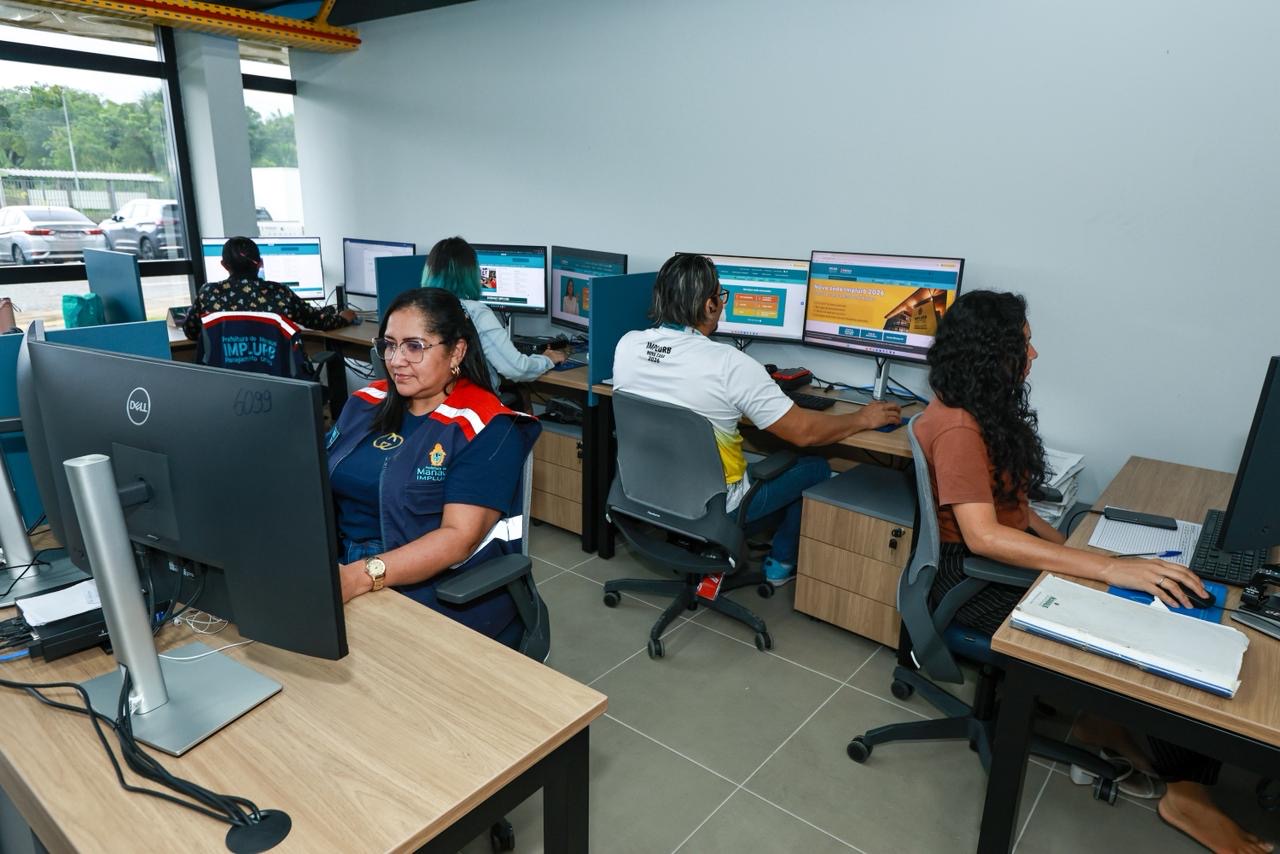 Empresas devem regularizar outdoors para evitar cobrança integral em Manaus