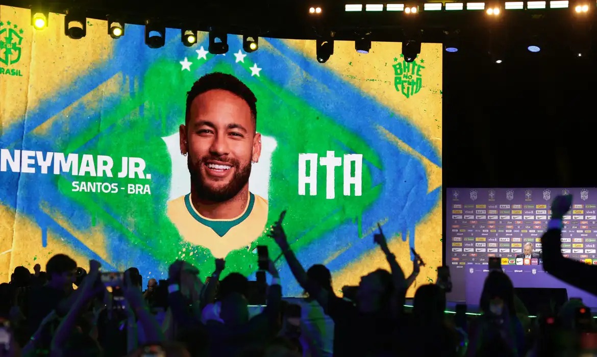 Seleção Brasileira inicia preparação para Copa sem principal estrela da equipe.