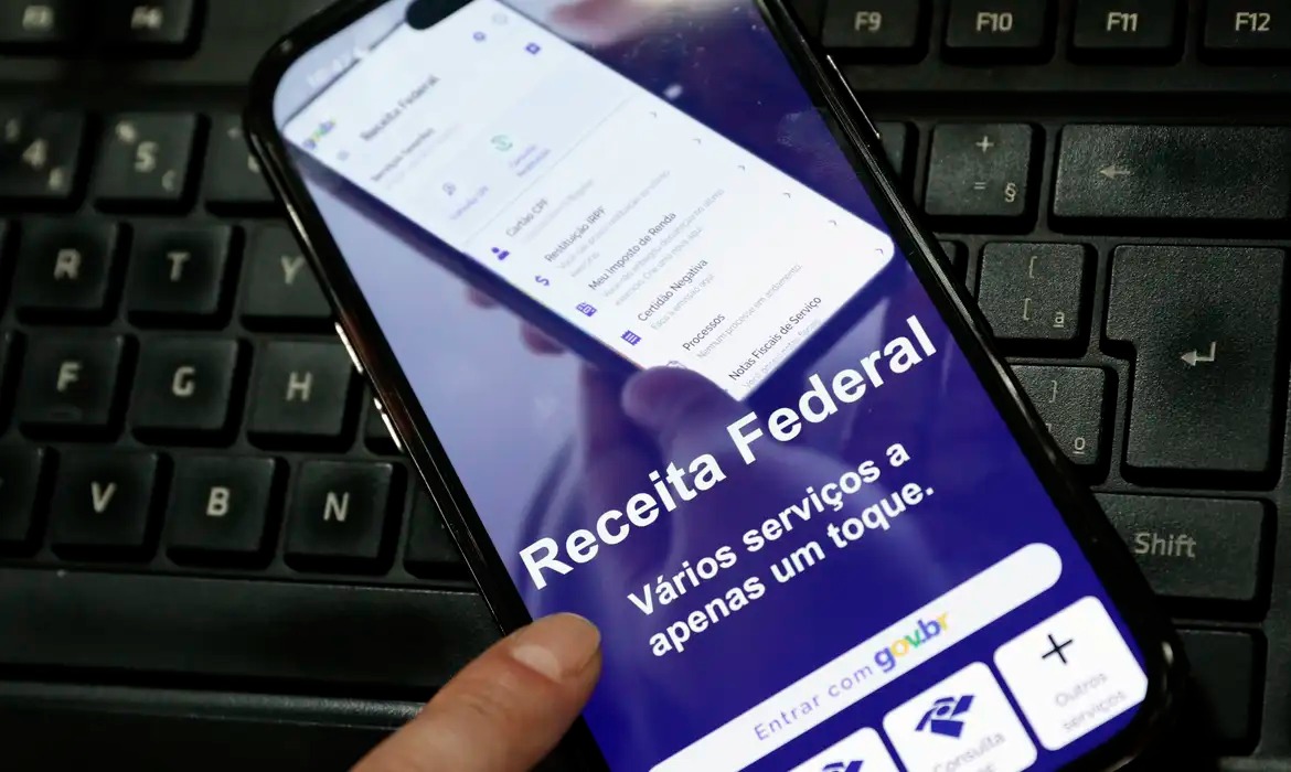 Pagamento histórico do Imposto de Renda movimenta bilhões no Brasil