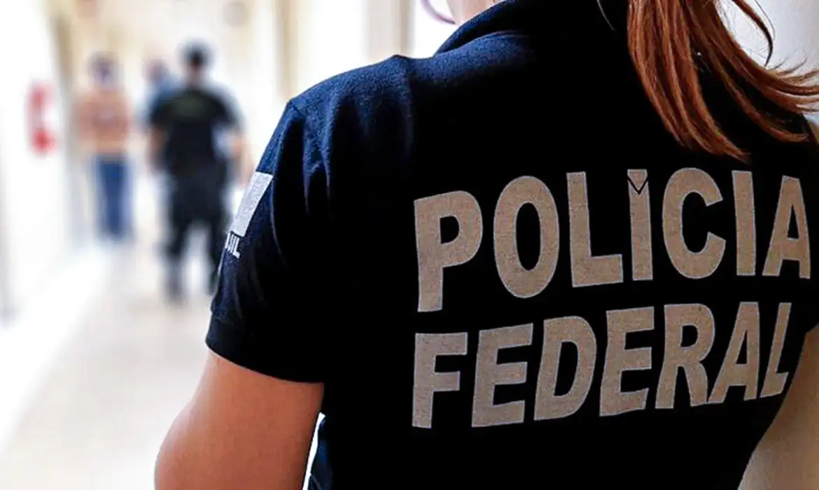 Diálogo ajuda a prevenir crimes online contra jovens