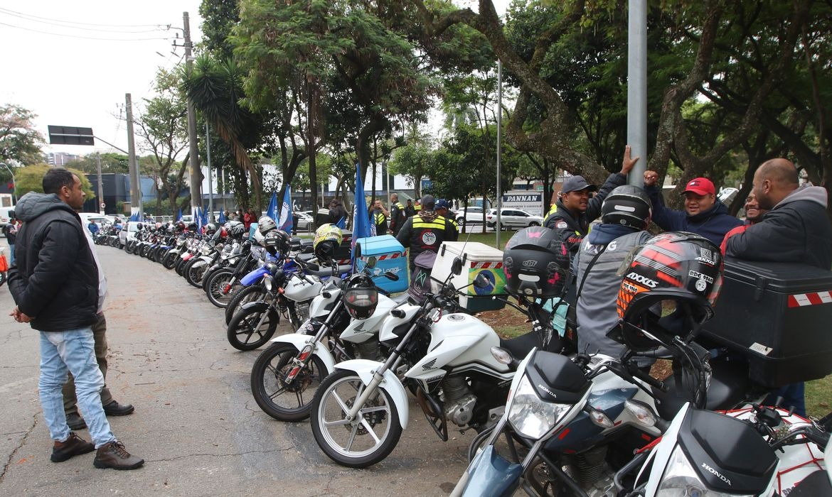Governo disponibiliza R$ 30 bilhões para compra de veículos por motoristas