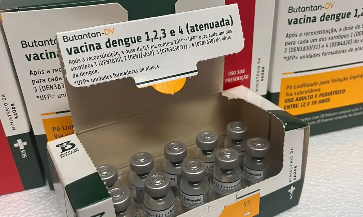Vacina Qdenga continua sendo aplicada normalmente no SUS