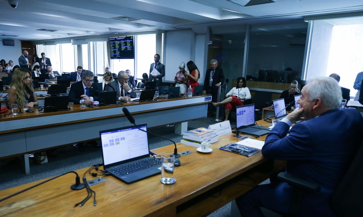 Senado quer ouvir setores antes de votar PEC
