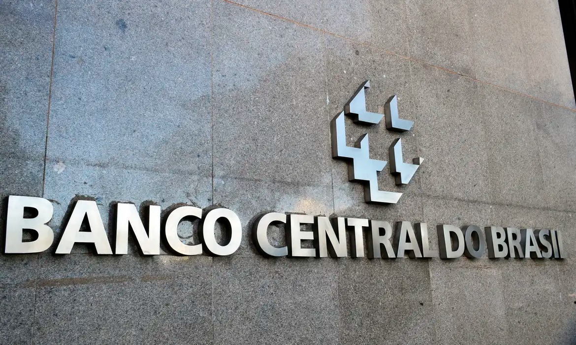 Selic 13,75% sinaliza juros altos por mais tempo