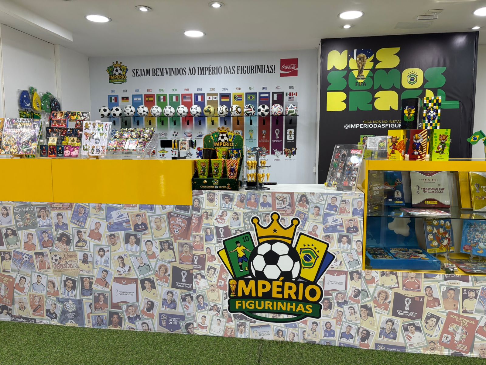 Álbum da Copa Manaus une gerações