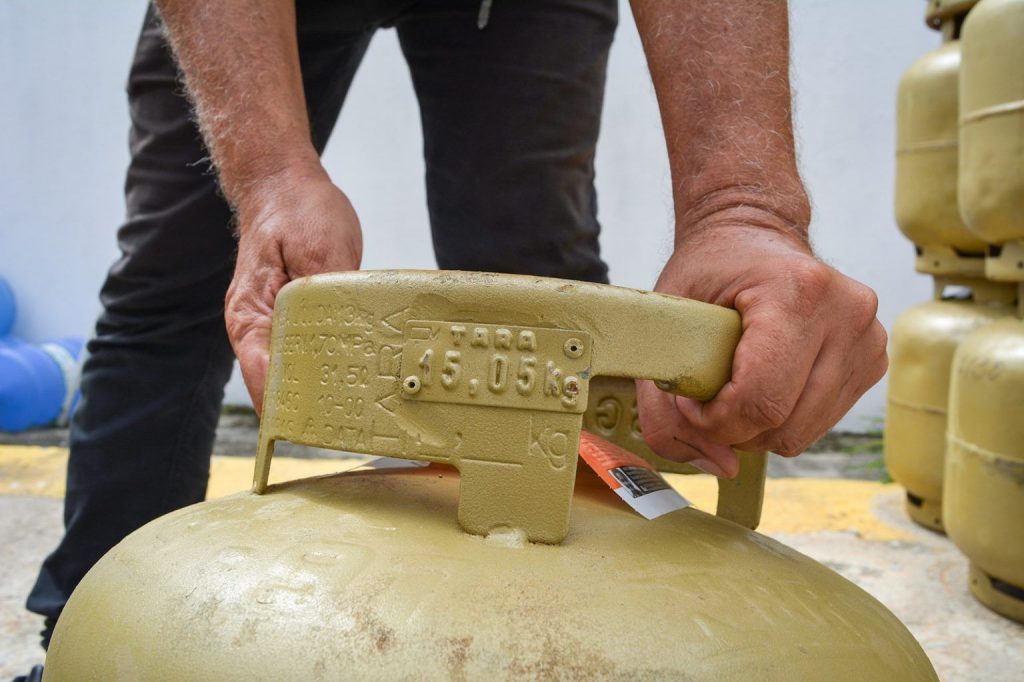 Gás de cozinha Manaus sobe e cai em junho