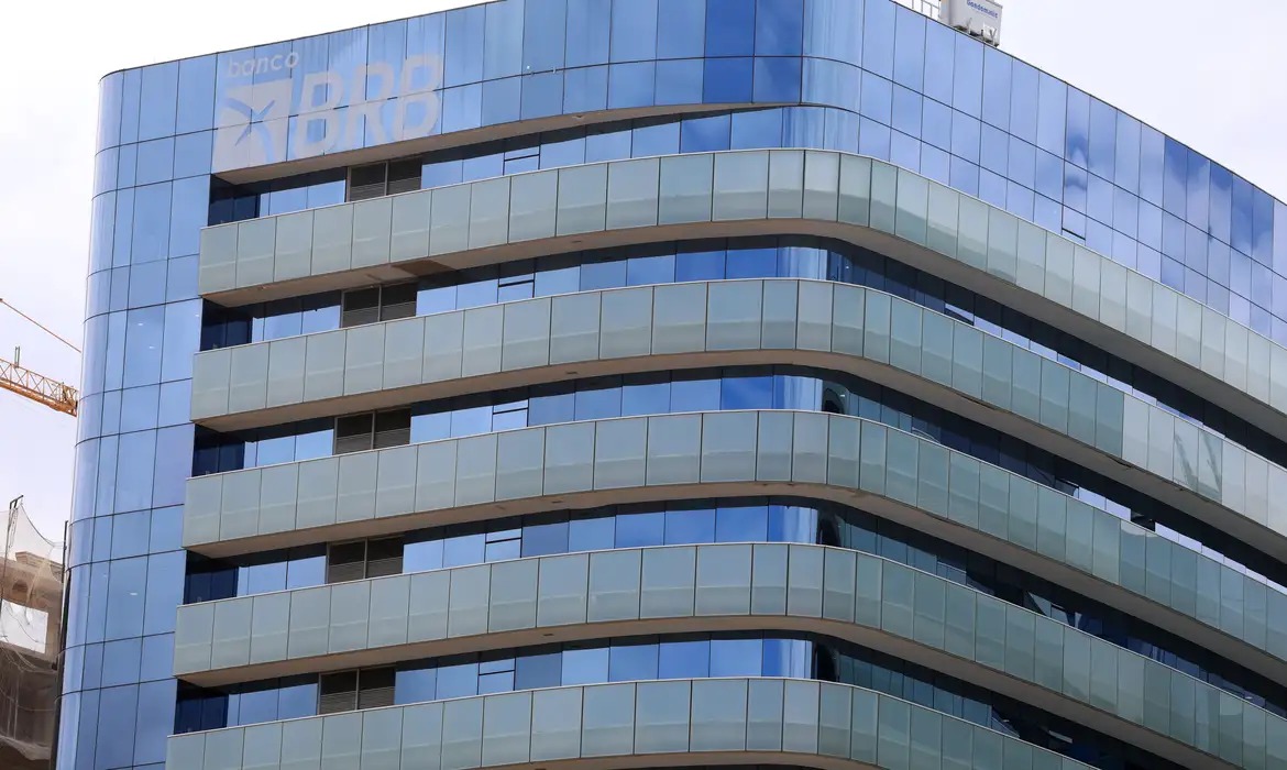 MPDFT cumpre 50 mandados em investigação de fraude financeira no DF