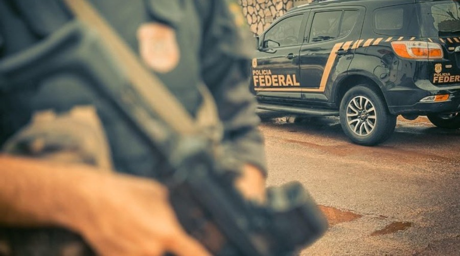 PF cumpre mandados e bloqueia bens de envolvidos em esquema de tráfico internacional de drogas