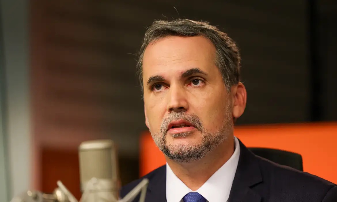 Obras e serviços públicos serão preservados, diz governo