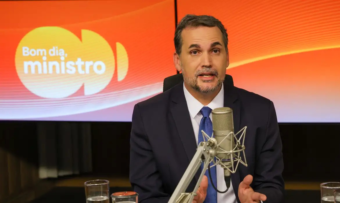 Governo usa petróleo para equilibrar economia