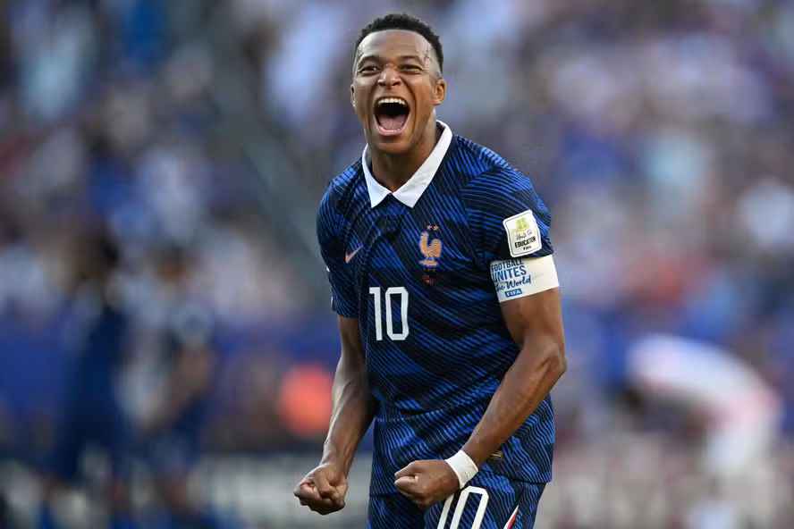 Federações ampliam pressão por punições contra atos racistas no futebol