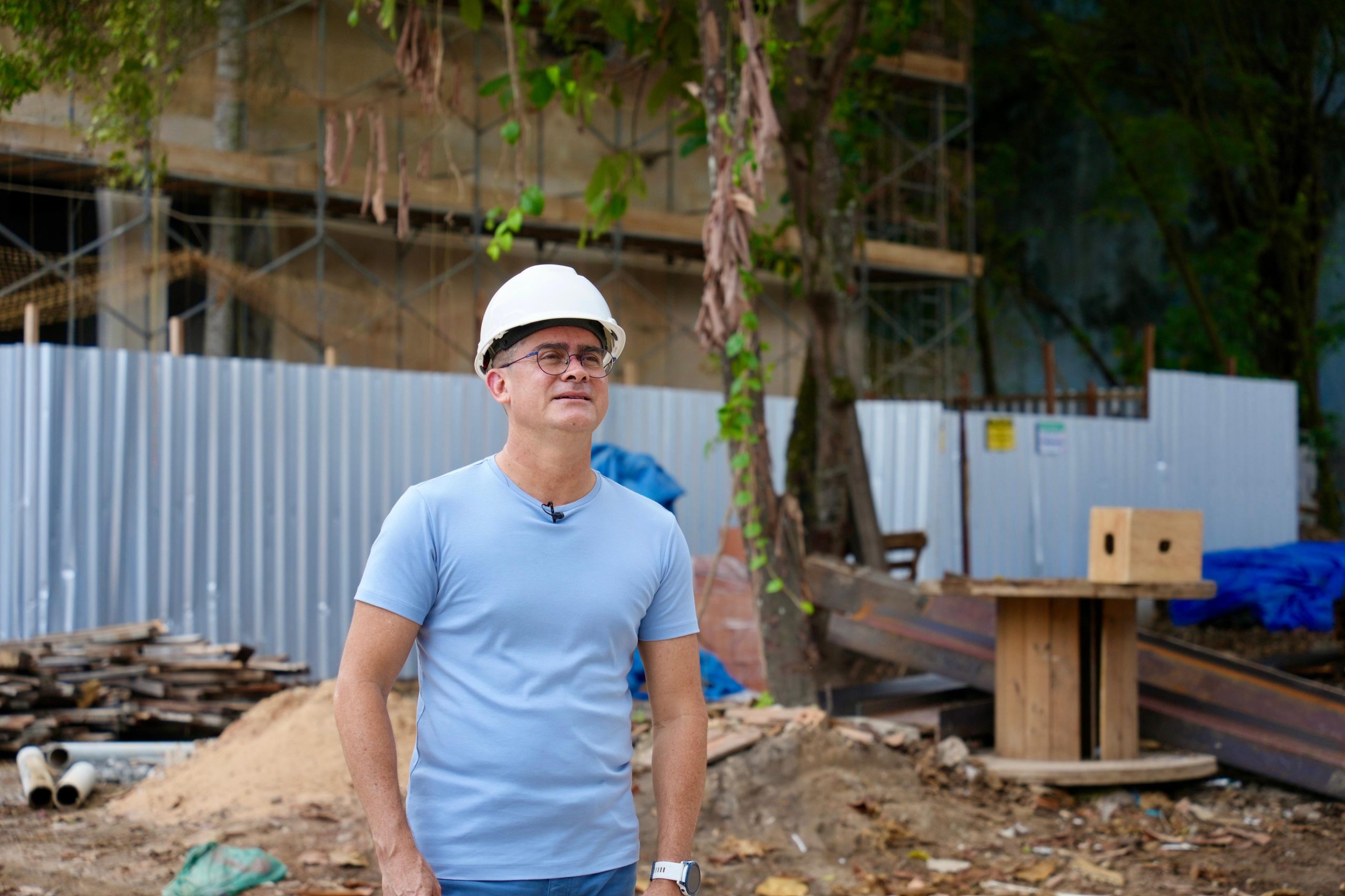 David Almeida critica filas do Sisreg e situação da saúde pública no Amazonas
