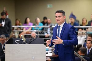Paralisação do transporte coletivo em Manaus: David Almeida aponta falta de repasses