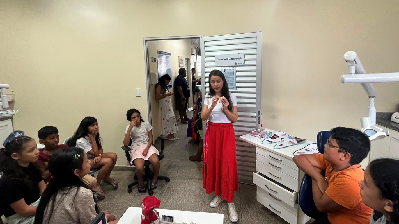 Julho Laranja promove educação em saúde bucal nas escolas de Manaus