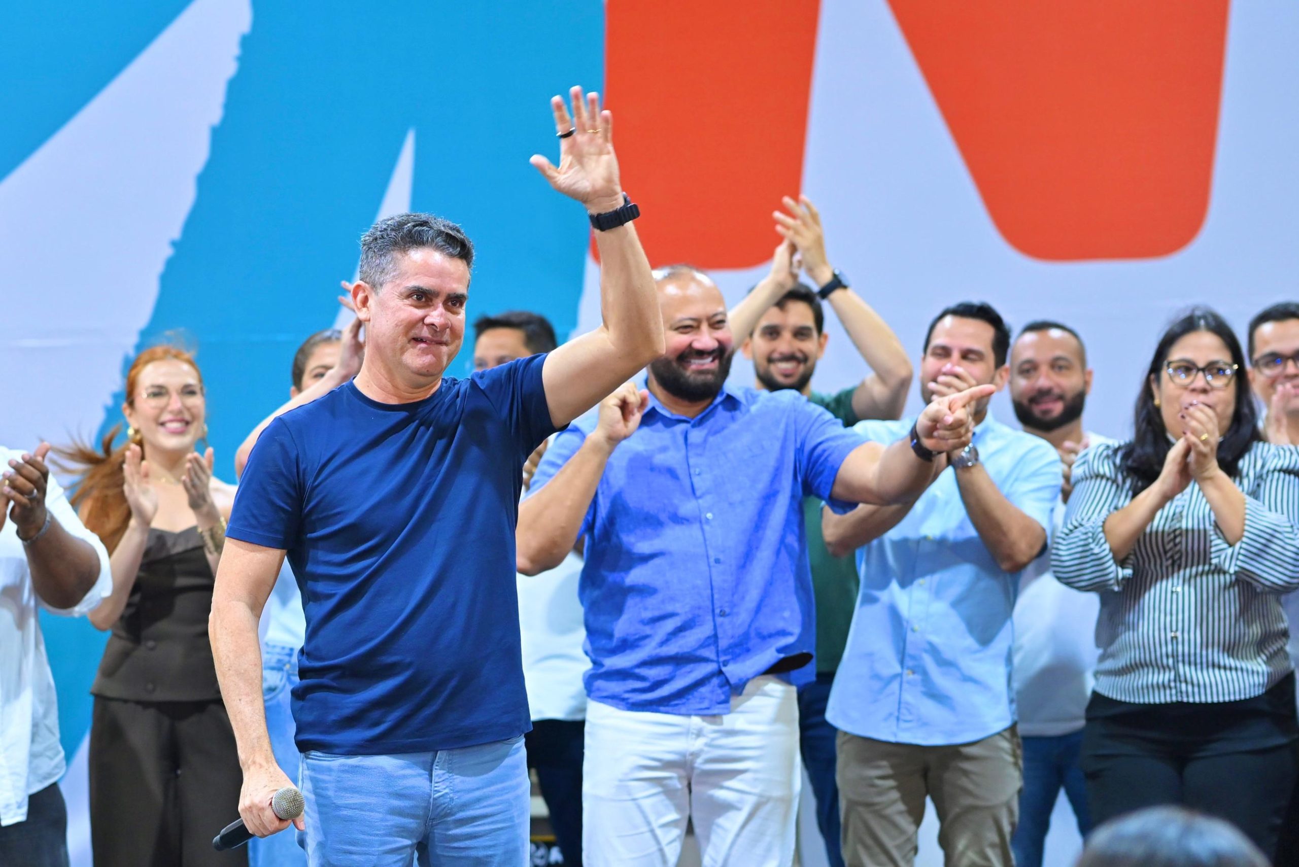 David Almeida reúne profissionais da educação para construir propostas para o Amazonas