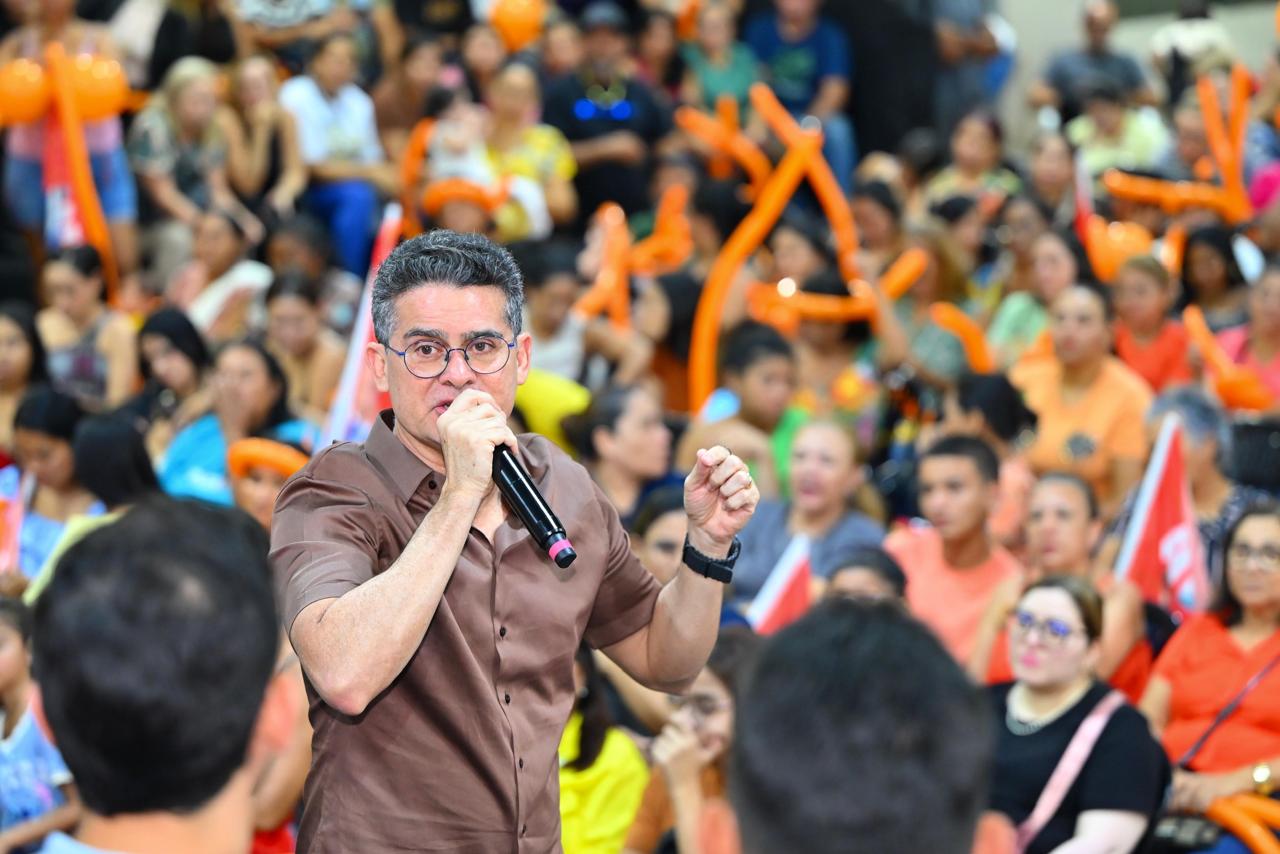 David Almeida reúne educadores para discutir propostas voltadas ao Amazonas