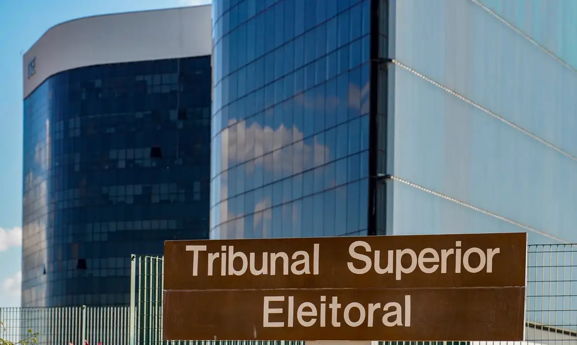 TSE busca preservar democracia com combate à desinformação digital