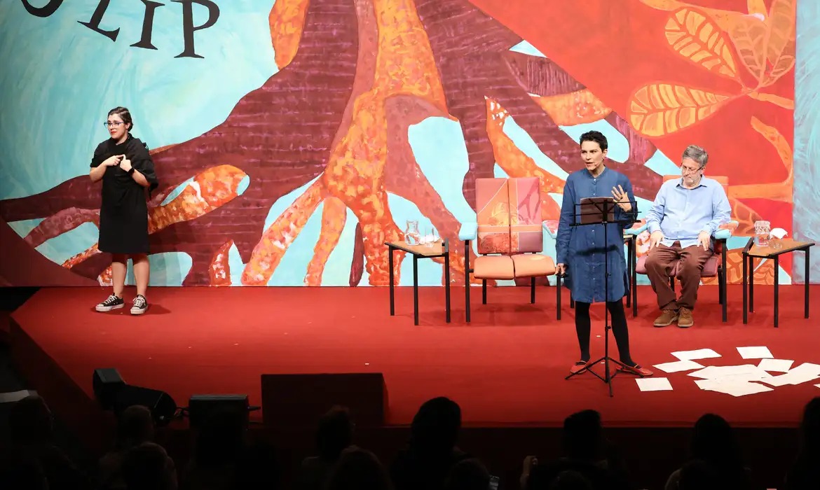 Flip destaca legado de Orides Fontela e sua contribuição para a poesia brasileira