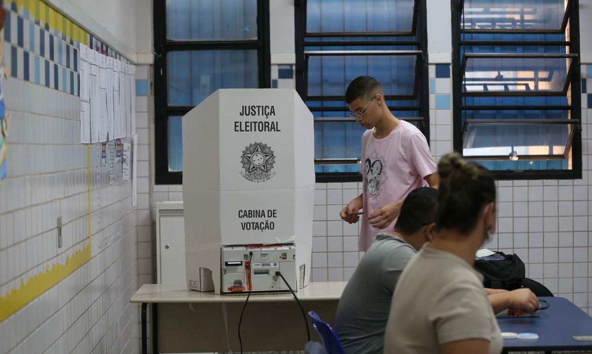 Fiscalização das urnas eletrônicas envolve pesquisadores, órgãos públicos e sociedade