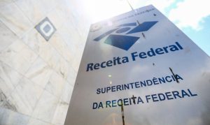 Receita Federal registra avanço na arrecadação e mercado acompanha cenário fiscal