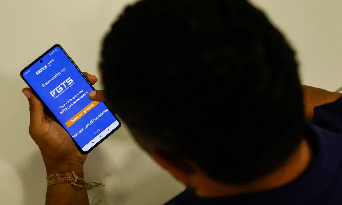 Lucro do FGTS cai na conta? Entenda se o trabalhador pode sacar o dinheiro