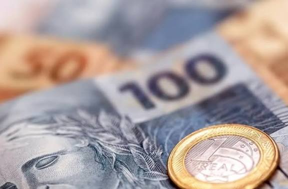 Mercado prevê dólar a R$ 5,50 no fim de 2026