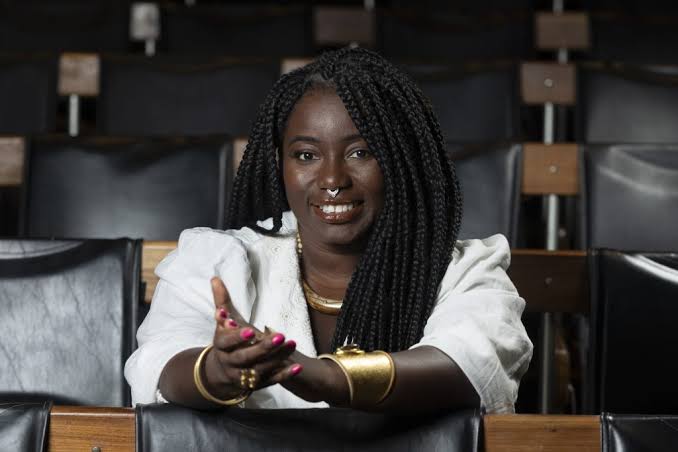Pesquisa de Carla Akotirene destaca desigualdades raciais enfrentadas por mulheres no sistema prisional