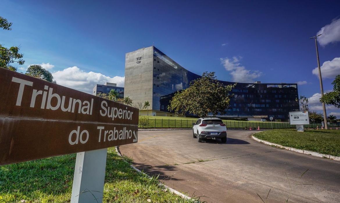 Pressão política no trabalho ameaça liberdade de escolha do eleitor