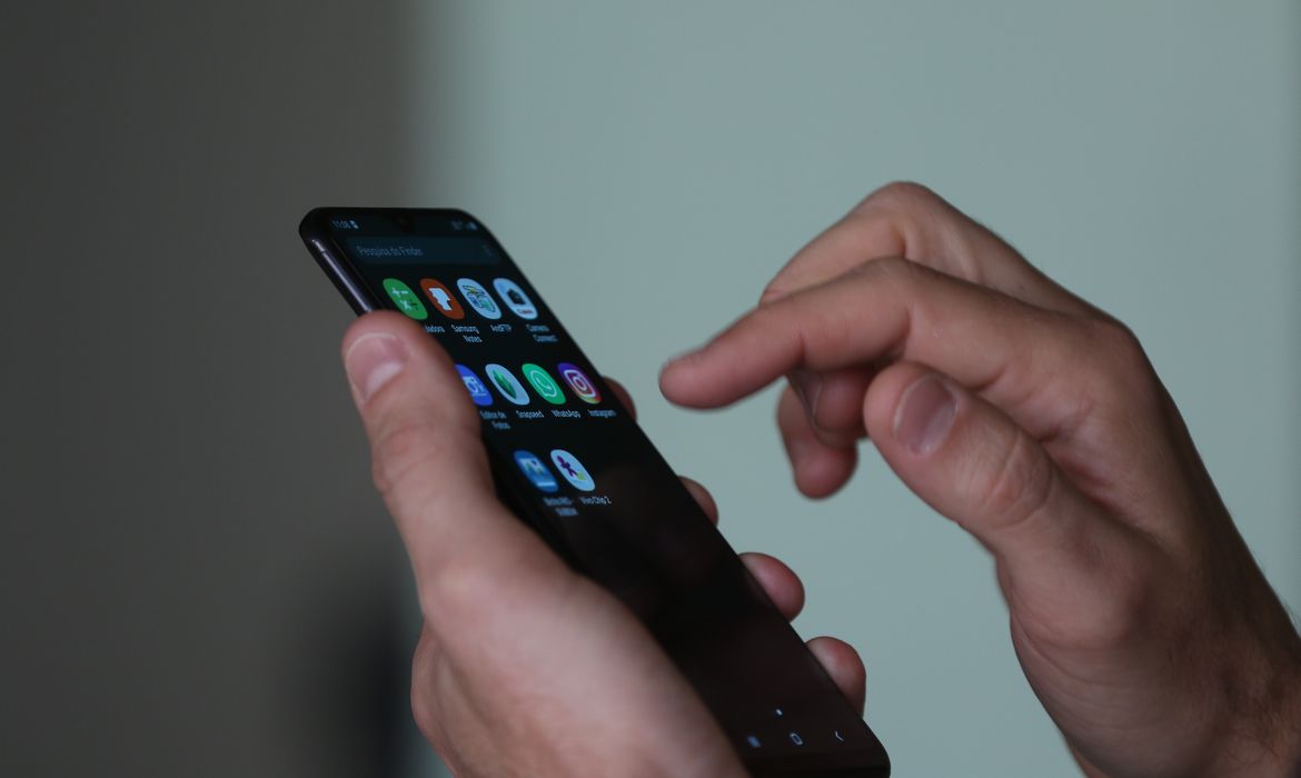 Educação digital enfrenta desafios nas escolas