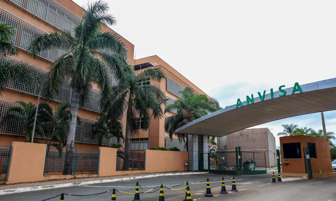 Anvisa combate venda irregular de produtos para emagrecimento na internet