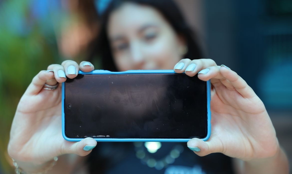 Adolescentes querem internet mais segura, aponta levantamento