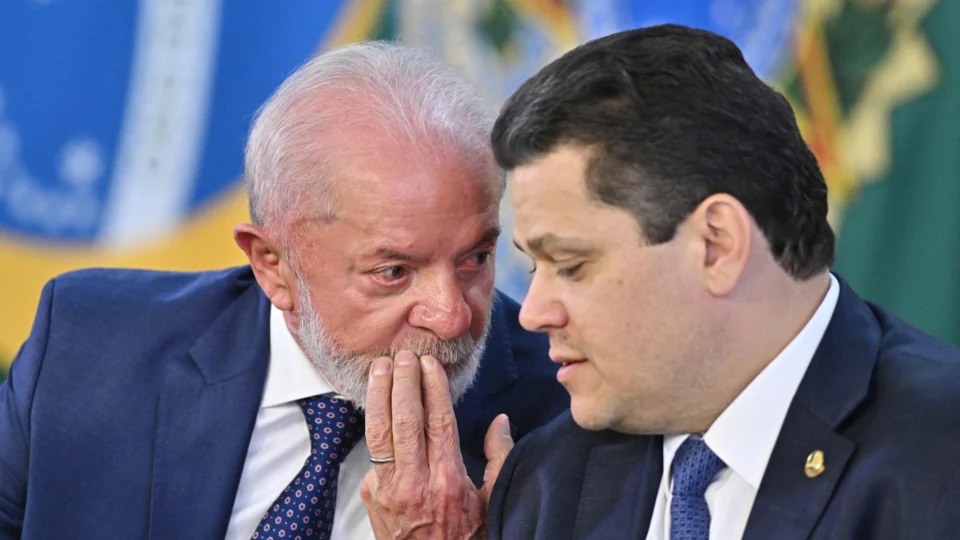 PEC que acaba com escala 6x1 prevê jornada de 40 horas
