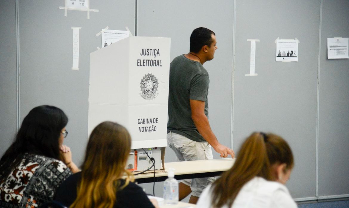 Voto em trânsito nas Eleições 2026: prazo, regras e como pedir