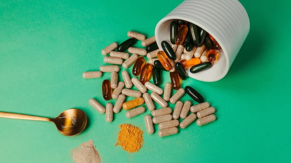 Anvisa suspende suplementos por irregularidades