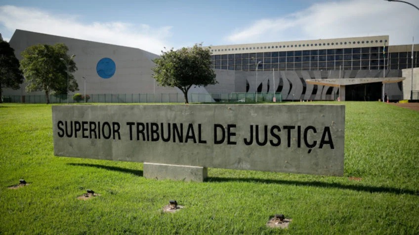 Fametro e Nilton Lins entram novamente no radar do MEC após decisão do STJ
