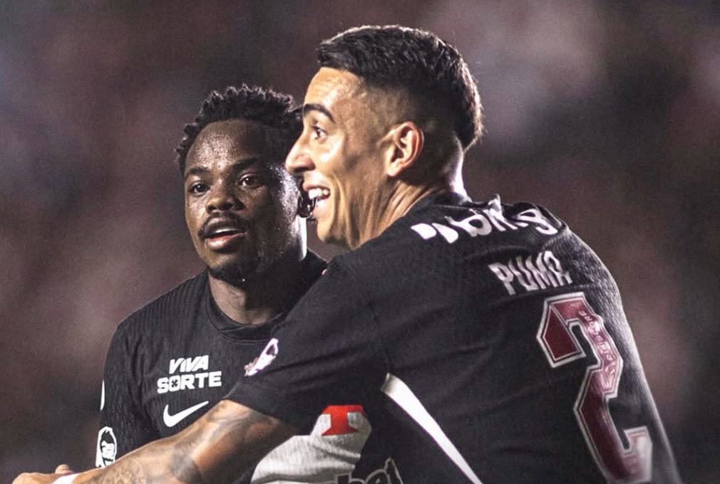Vasco vence Vitória e fica a um empate da semifinal da Copa do Brasil