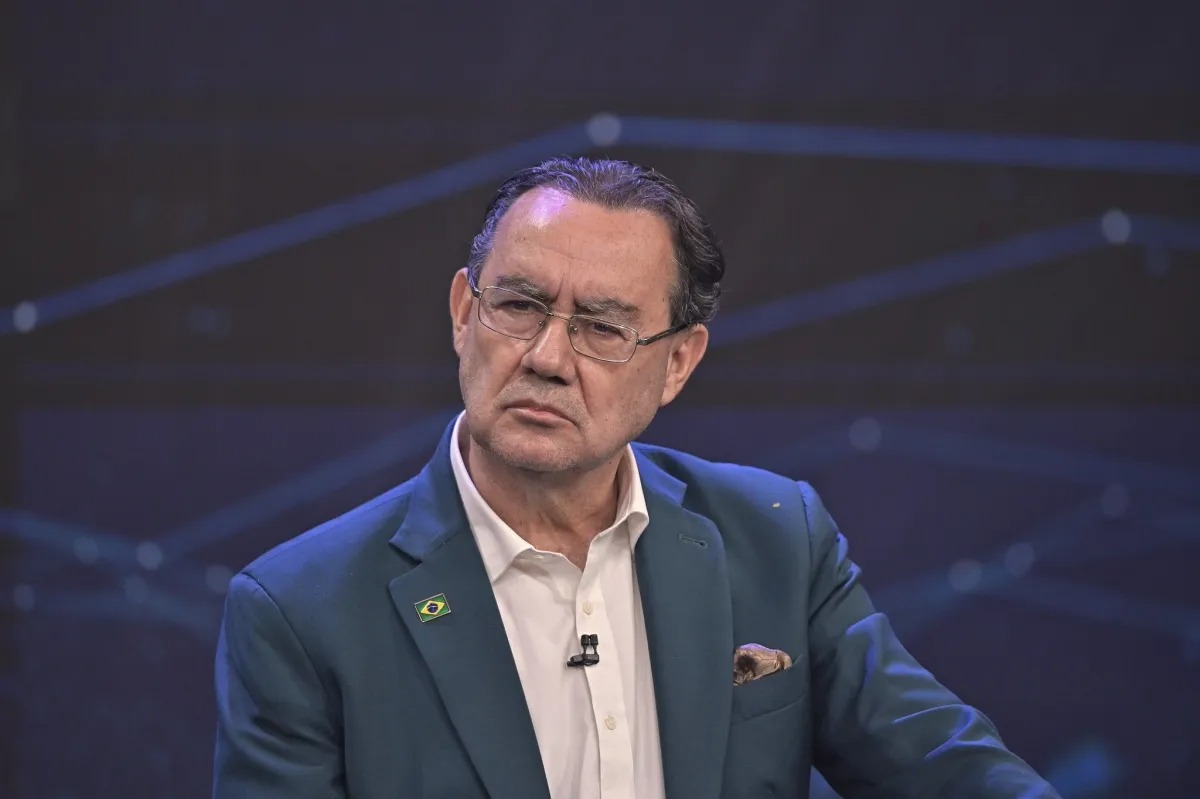 Augusto Cury supera 10 milhões de seguidores em meio à disputa presidencial