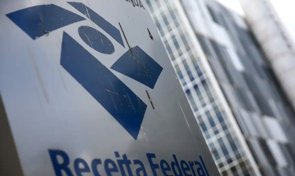 Receita Federal: veja quem recebe a restituição do IR 2026