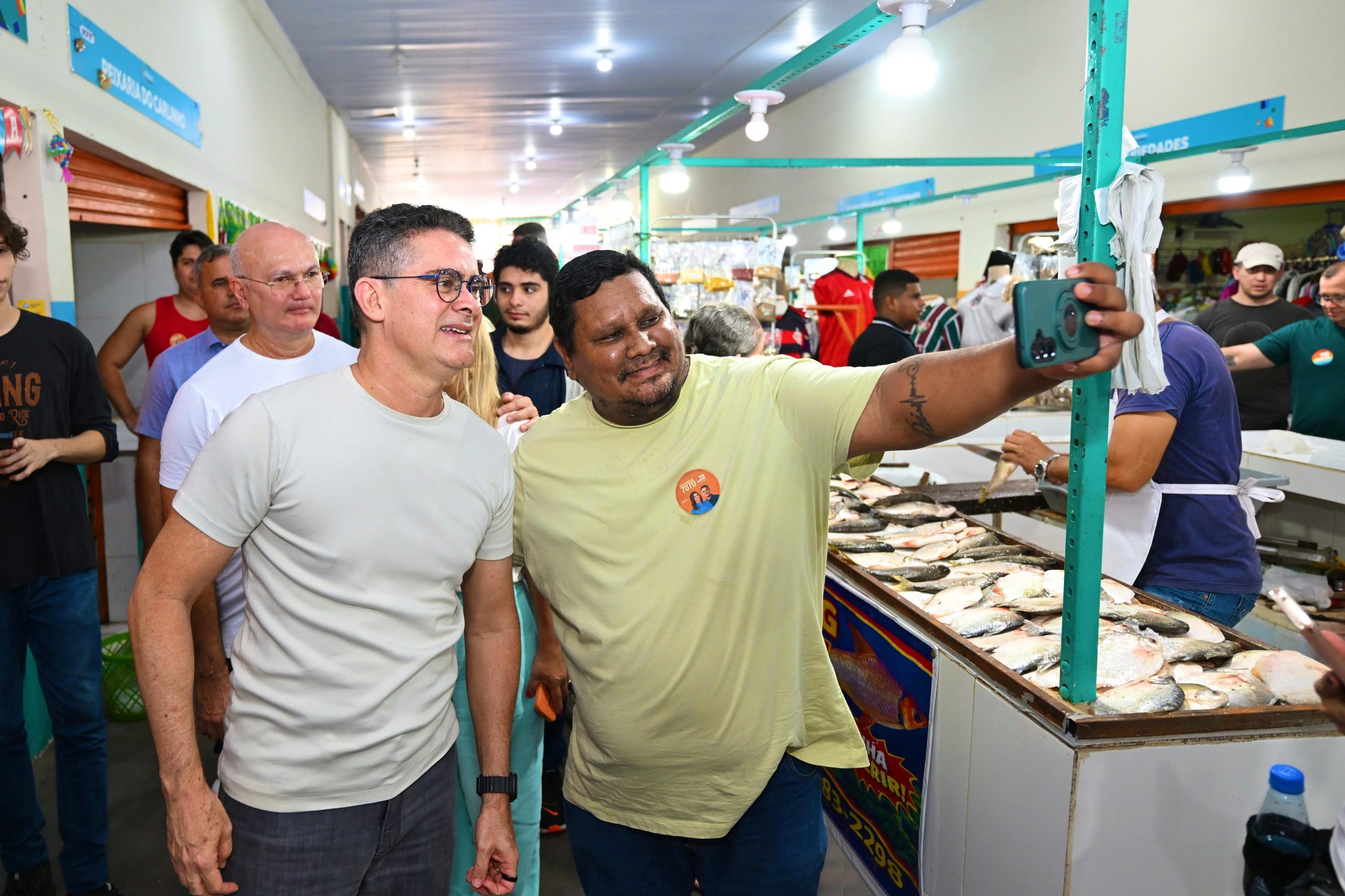 David Almeida, visitou nesta segunda-feira (31/8) duas feiras no bairro São Jorge