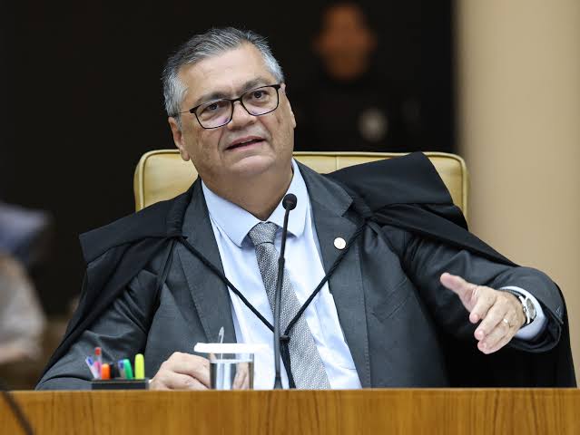 PF deverá investigar possíveis crimes relacionados às emendas Pix, determina Dino