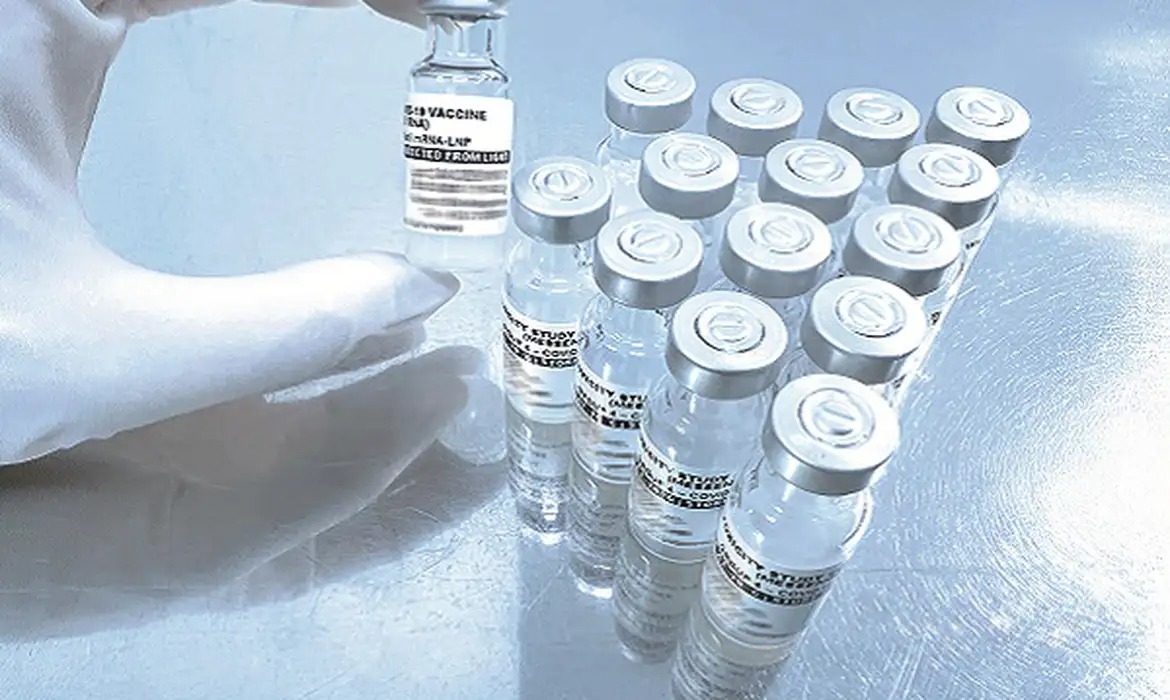 Nova vacina contra covid-19 desenvolvida pela Fiocruz entra em etapa de testes clínicos
