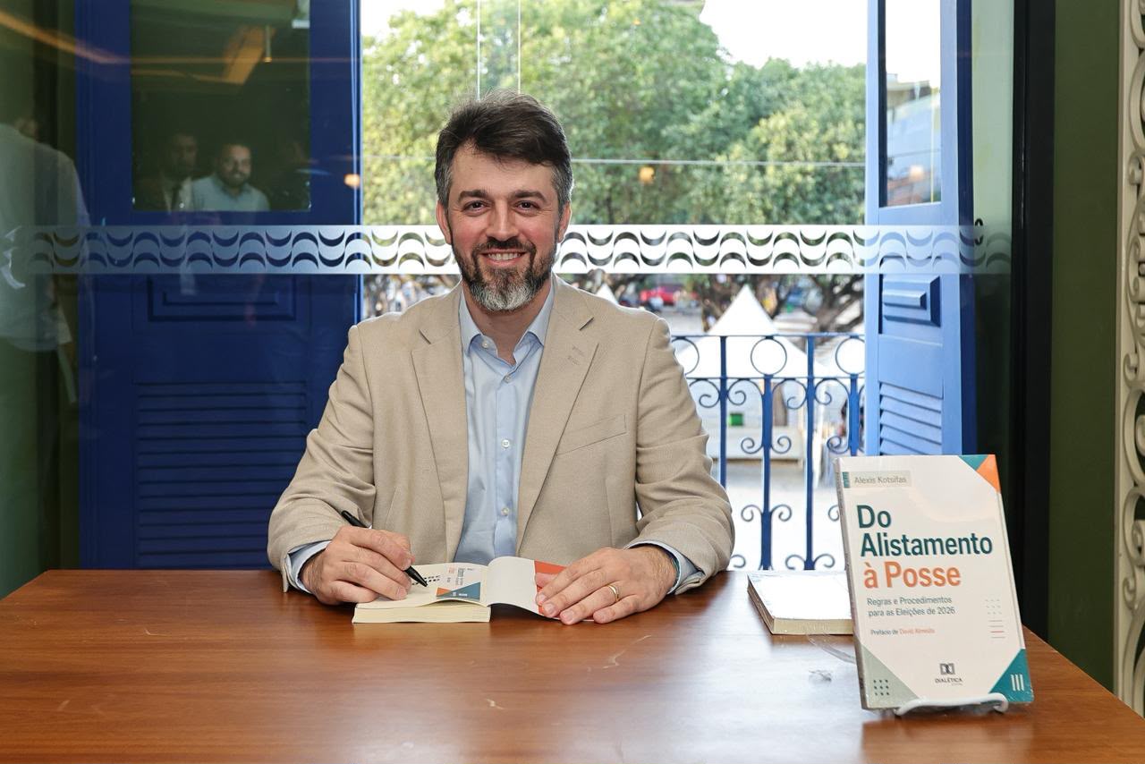 Livro destaca cuidados com despesas e decisões durante campanhas eleitorais