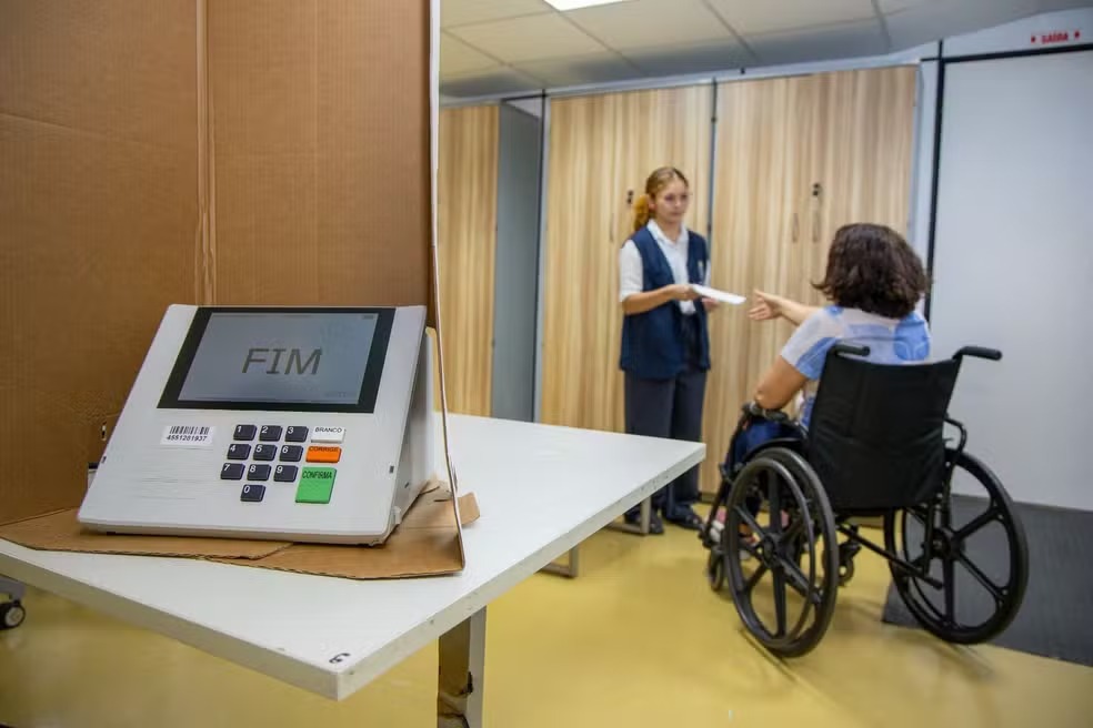 Eleições 2026: veja quem pode pedir transporte gratuito no AM